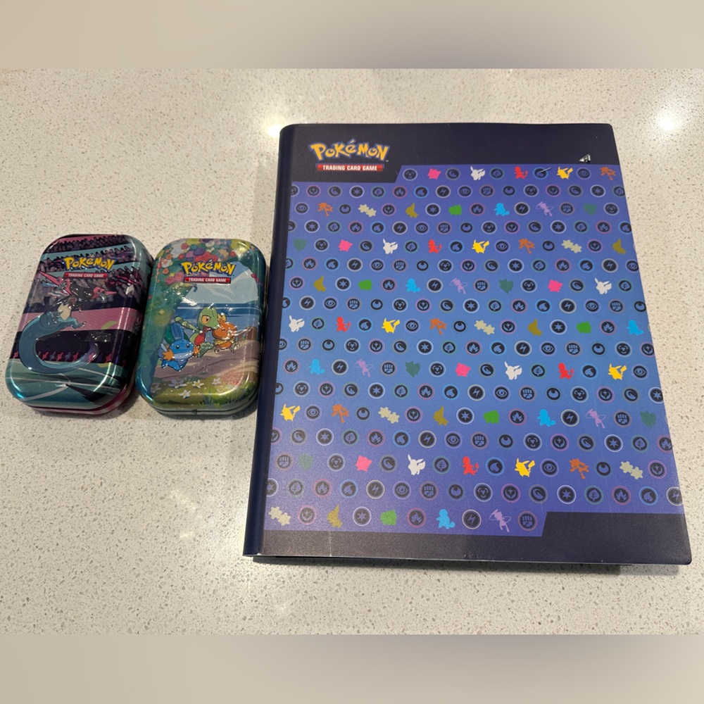 Pokémon‎ Trading Card Game Binder and Tin Set